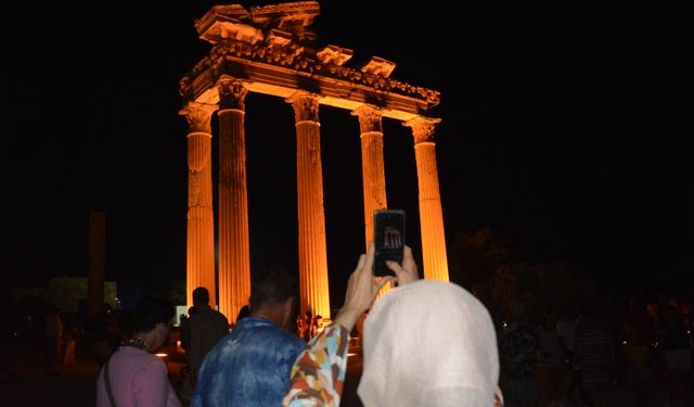 Apollon Tapınağı'nda Kanlı Ay Tutulması