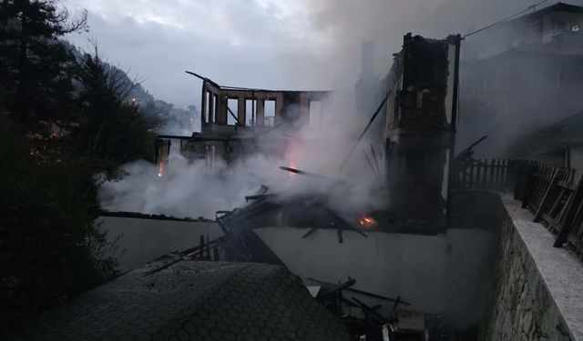 Bolu Tarihi Konak'ta Yangın Çıktı!