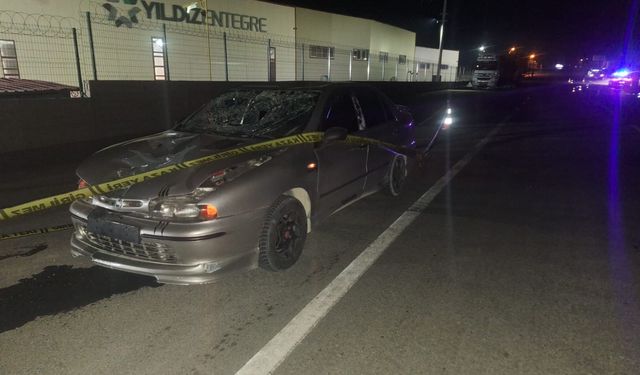 Brandayı toplarken otomobil çarptı