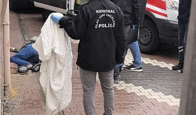 Bursa'da Yol Kenarında Ceset Bulundu