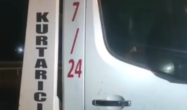 Çekicinin Gizli Bölmesinde 2 Kaçak Göçmen Yakalandı