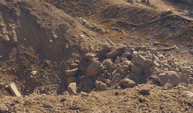 Devrilen kamyonetteki dinamitler kontrollü olarak patlatıldı