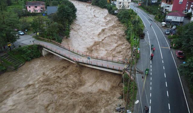 Doğu Karadeniz'de selin yaraları sarılıyor