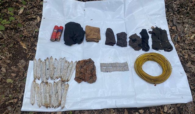 Hatay'da teröristlerin kullandığı mağarada patlayıcı maddeler ele geçirildi