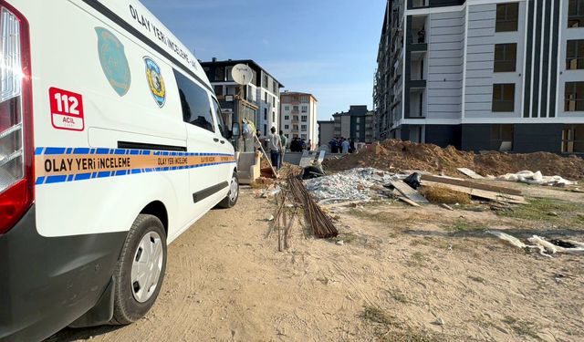 İnşaatta boya yapan işçi, 4'üncü kattan düşüp öldü