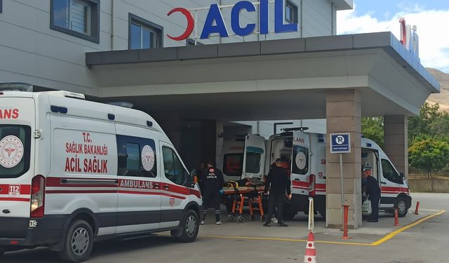 Kayseri Yahyalı’da Minibüs Kazası: 13 Yaralı