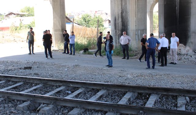 Malatya'da Yük Treni Yayaya Çarptı