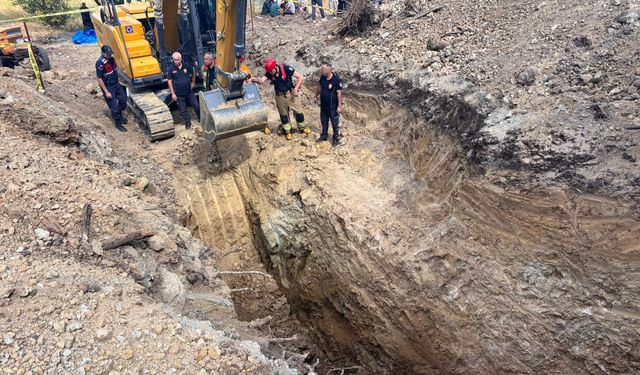 Manisa'da havuz kazısında toprak kaydı: 2 ölü