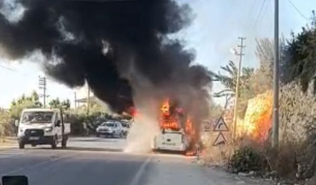 Mersin'de öğrenci servisi alev topuna döndü!