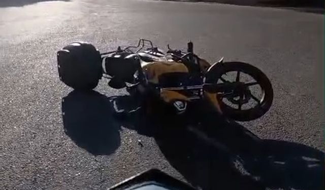 Motosiklet sürücüsü yola savruldu