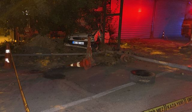 Osmaniye'de Direğe Çarparak Öldü