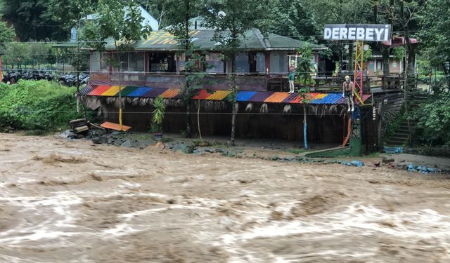 Rize'de yağış, sel ve heyelana neden oldu