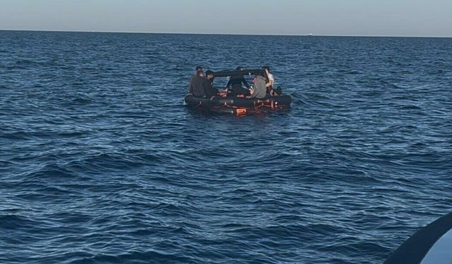 Sahil Güvenlik, Ayvacık açıklarında 3’ü çocuk 23 göçmeni kurtardı
