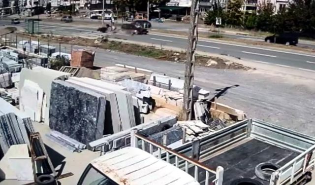 Sakarya'da Anne ve Kızına Otomobil Çarptı