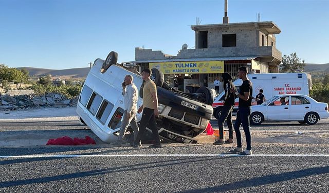 Şanlıurfa'da İşçi Minibüsü Devrildi: 20 yaralı