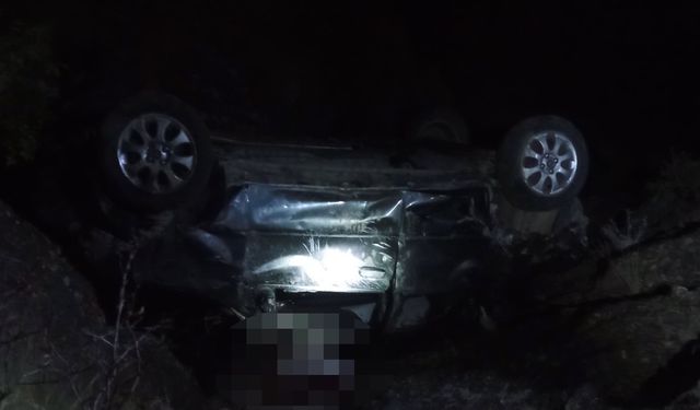 Sivas'ta otomobil uçuruma yuvarlandı