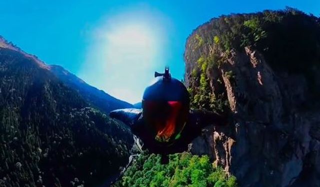 Sümela Manastırı, 'yarasa adam uçuşu' atlayışına sahne oldu