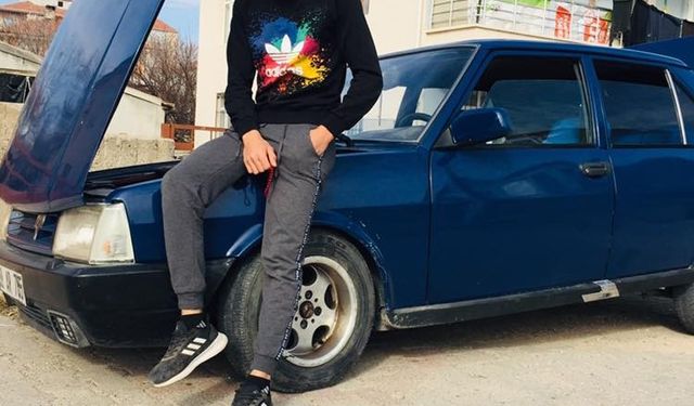 Tamir sırasında düşen genci, karnına saplanan bıçak hayattan kopardı