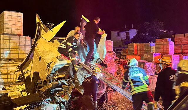 Tanker devrildi, şoför yaralandı