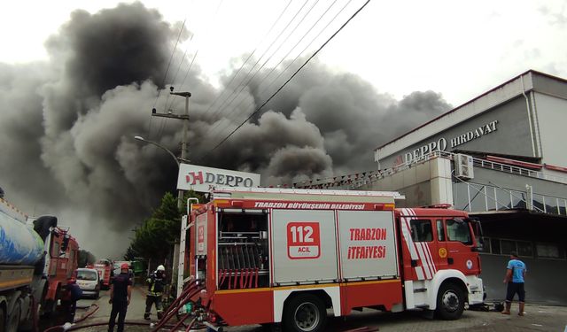 Trabzon’da alışveriş merkezinde korkutan yangın