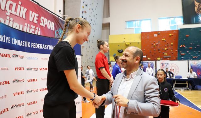 Trampolin Cimnastik Kulüpler Arası Türkiye Şampiyonası Samsun'da Düzenlendi