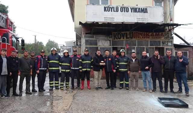 Yangın İhbarına Giden İtfaiye Ekibine Sürpriz Bir Kutlama