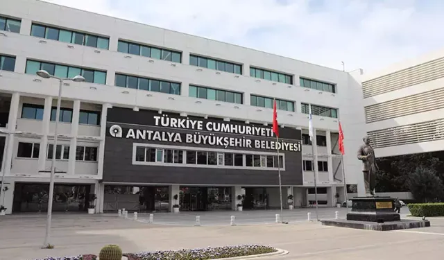 Antalya Büyükşehir Belediyesi'ne operasyon: 34 gözaltı