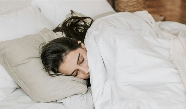 Uyku Borcu: Ertelenen Uykular Neden Ömürden Çalıyor?