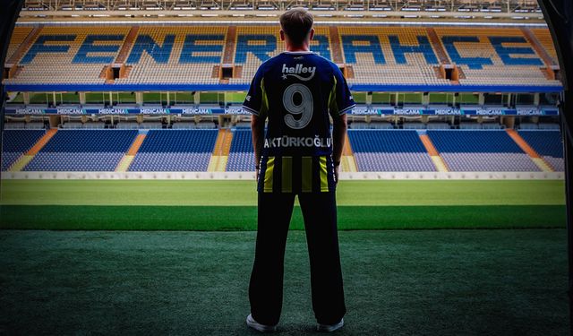 Fenerbahçe'de transferler peş peşe geliyor; Kerem Aktürkoğlu da imzaladı