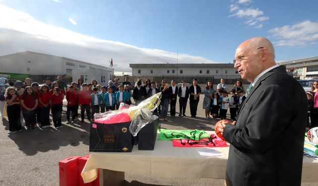 Yenimahalle’de Atık Pil Yarışmasında 11 Okul Ödüllerini Aldı