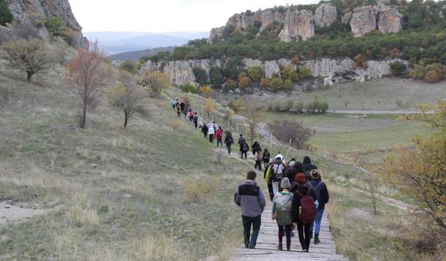 Anadolu Üniversitesi'nde Yazılıkaya Doğa Yürüyüşü Gerçekleşti