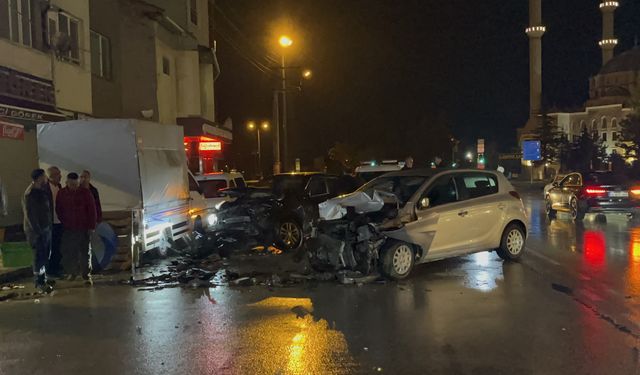 Eskişehir’de Kaçan Sürücü 3 Aracı Hasara Uğrattı