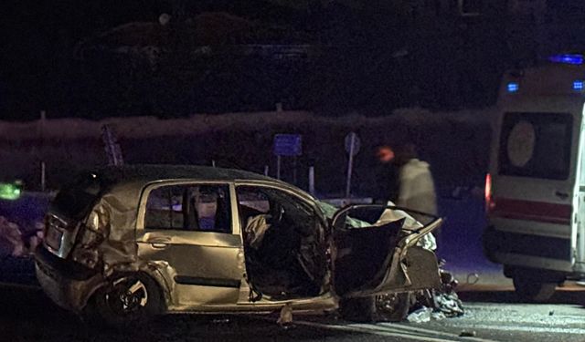 Konya'da otobüs ile otomobilin çarpıştığı kazada 2 kişi yaralandı