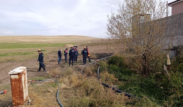Sivas'ta Temizlik İçin Foseptikte Girdiler Çıkamadılar
