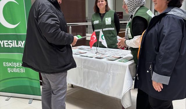 Yeşilay Eskişehir Adalet Sarayı'nda stant açtı
