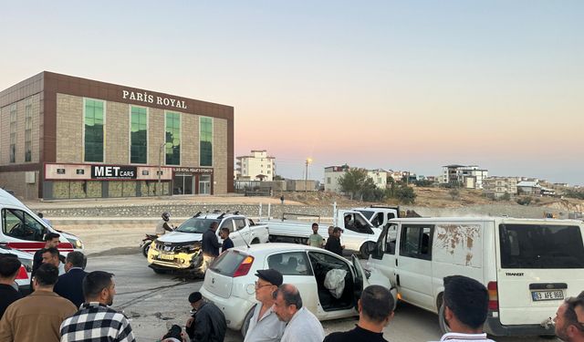 Adıyaman'da 3 araçlı zincirleme kaza: 7 kişi yaralandı