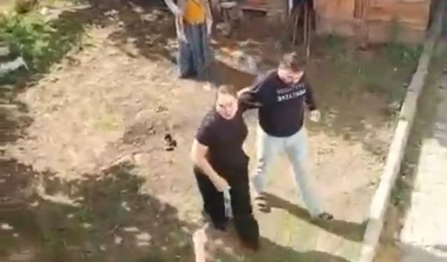 Ailesini darbettiği anlar kameraya yansıdı