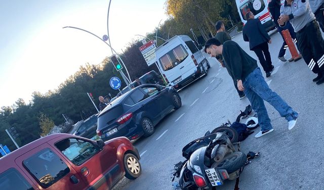 Ambulansın çarptığı üniversite öğrencisi hayatını kaybetti