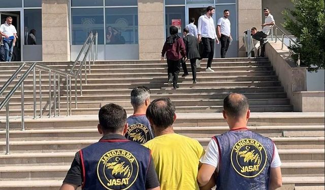 Aranan FETÖ üyesi Van'da yakalandı