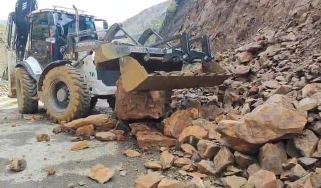 Batman'da heyelanlar nedeniyle kapanan yolların bazıları açıldı