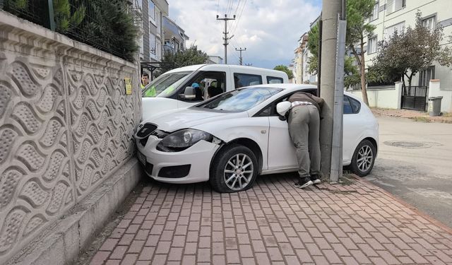 Bursa'da feci hafif ticari araç kazası