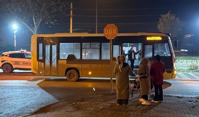 Bursa'da özel halk otobüsü yayaya çarptı