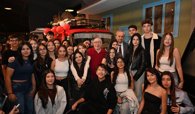 'Çiçek Abbas', Minibüsüyle Buluştu