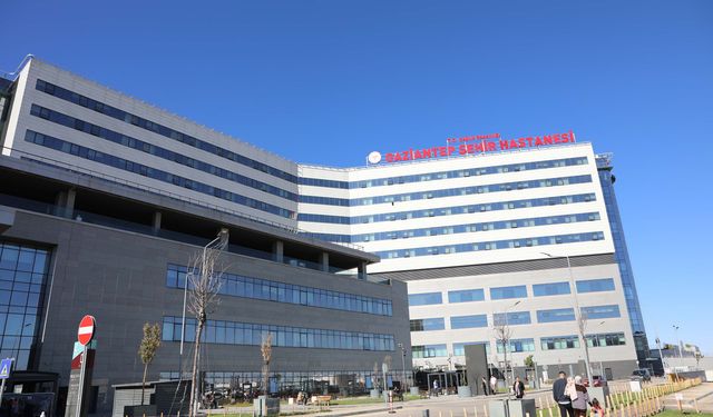 Gaziantep Şehir Hastanesi sağlık hizmetlerine devam ediyor