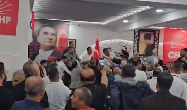 Hatay'da CHP ilçe kongresinde partililer arasında tartışma