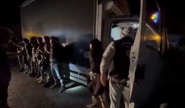 Hatay'da kaçak göçmen operasyonu: 2 organizatör tutuklandı