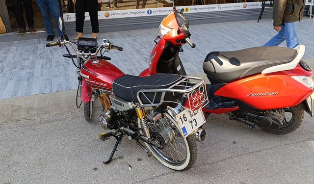 İnegöl'de motosiklet ve bisiklet çarpıştı