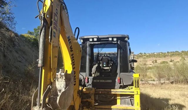 İş makinesi ile kaçak kazıya operasyon