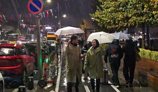 İstanbul'da caddeleri su bastı
