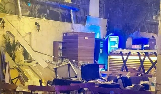 İzmir'de eğlence mekanının tavanı çöktü